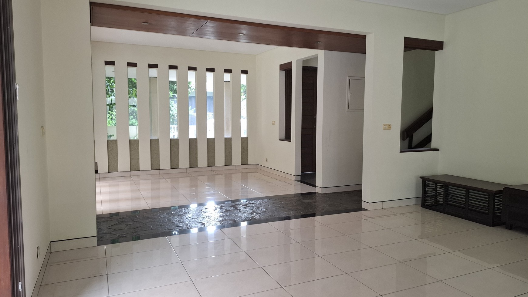 DISEWA RUMAH ASRI DAN NYAMAN DI AREA TEBET/KUNINGAN