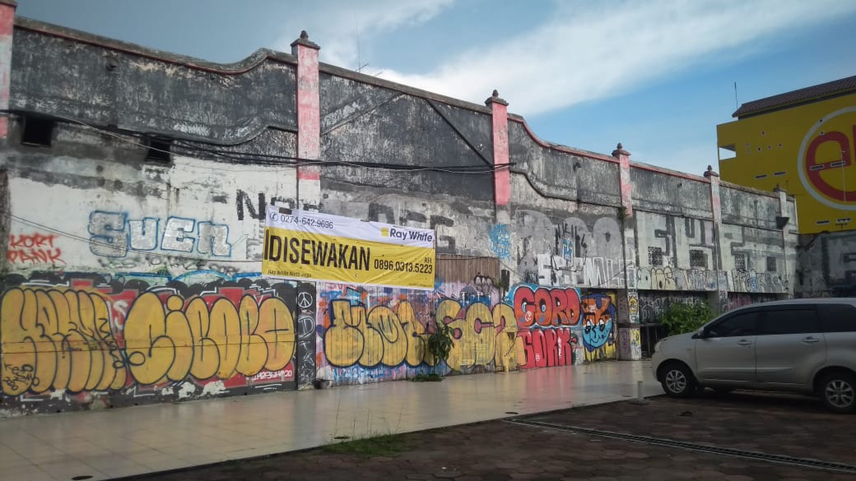 GEDUNG SEWA UNTUK USAHA, DITENGAH KOTA JOGJA, JL SURYOTOMO