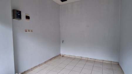 Disewa Kios Pasar Modern 2 Intermoda BSD City, Kondisi Bagus, Rapih, Siap Usaha.