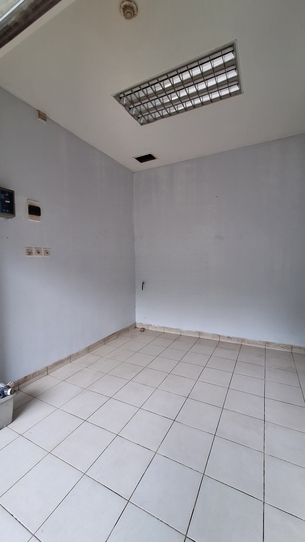 Disewa Kios Pasar Modern 2 Intermoda BSD City, Kondisi Bagus, Rapih, Siap Usaha.