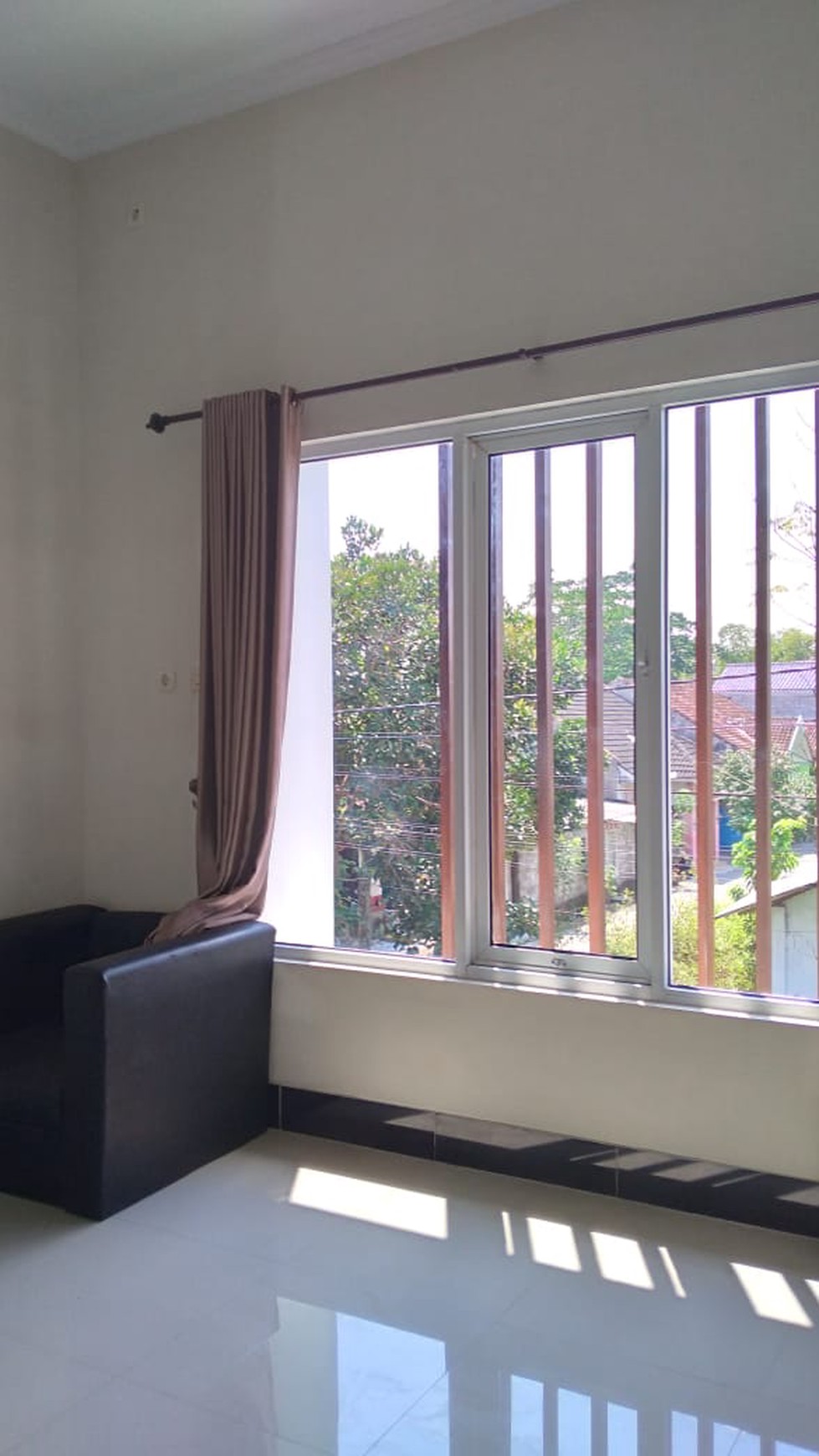 RUMAH MEWAH SEMI FURNISH SIAP HUNI DI MAGUWOHARJO YOGYA