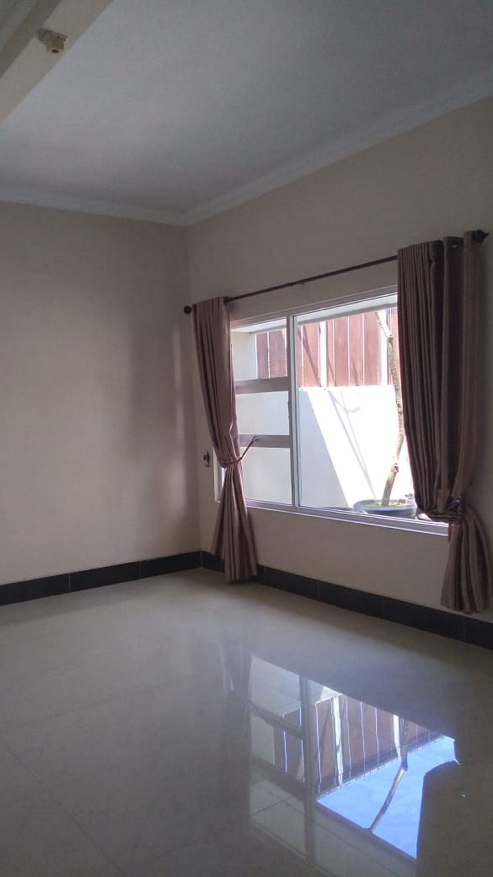 RUMAH MEWAH SEMI FURNISH SIAP HUNI DI MAGUWOHARJO YOGYA