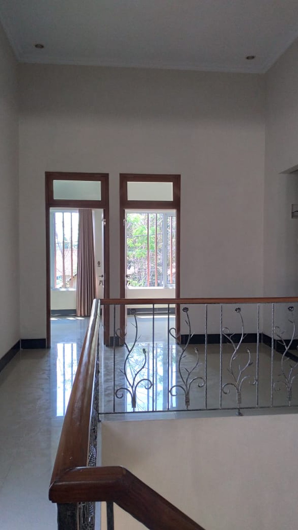 RUMAH MEWAH SEMI FURNISH SIAP HUNI DI MAGUWOHARJO YOGYA