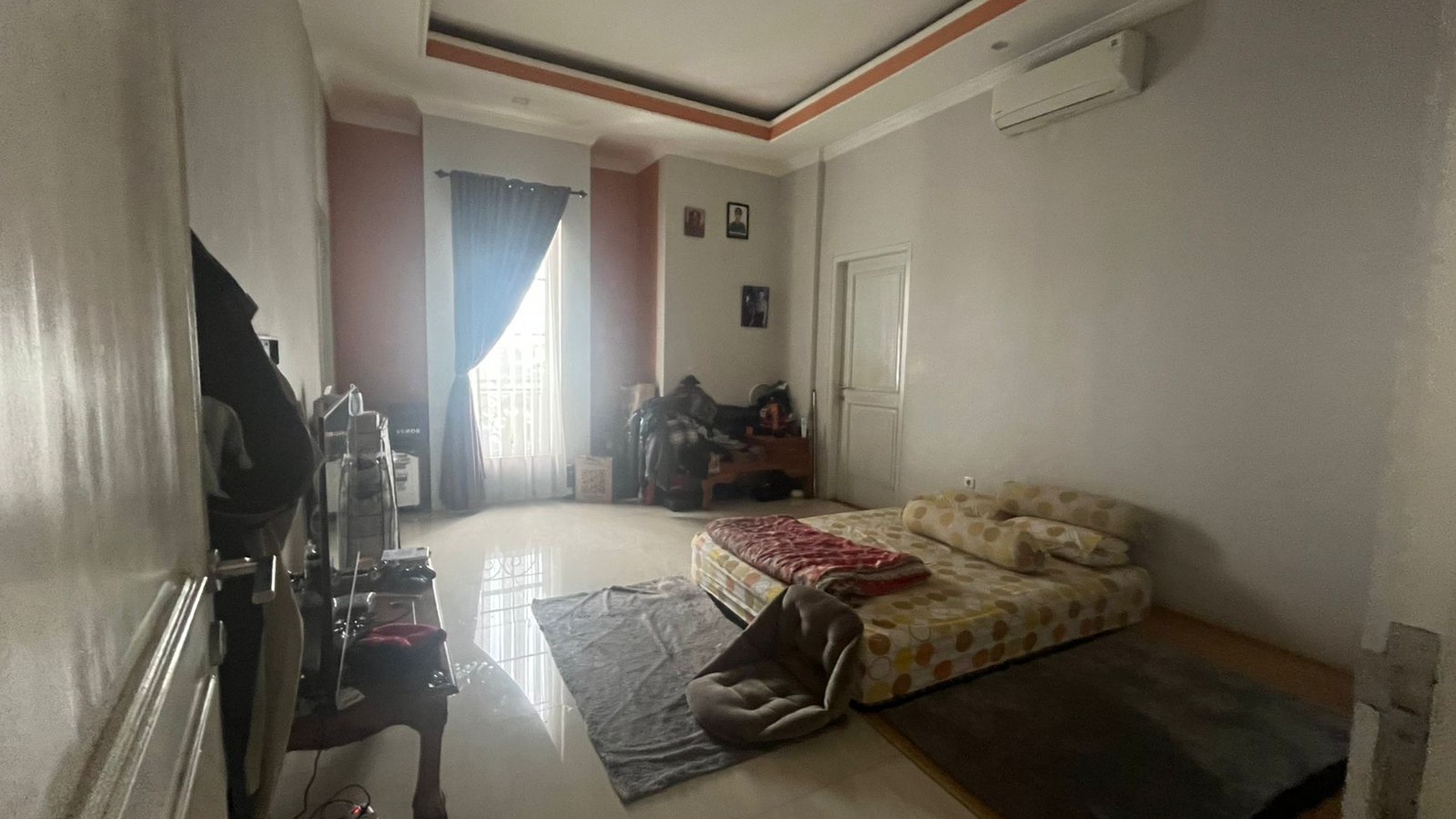 Rumah besar di Pamulang 2