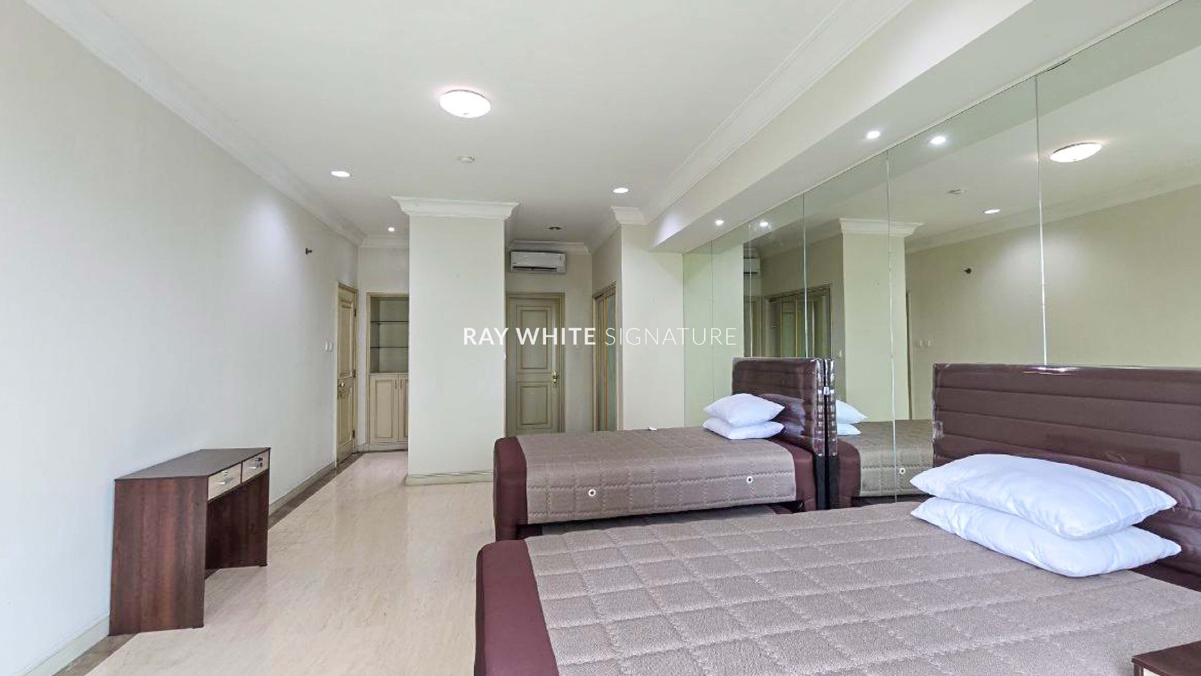 Dijual Apartemen Cassablanca  Dekat Mall Kokas  3 BR  Jakarta Selatan 