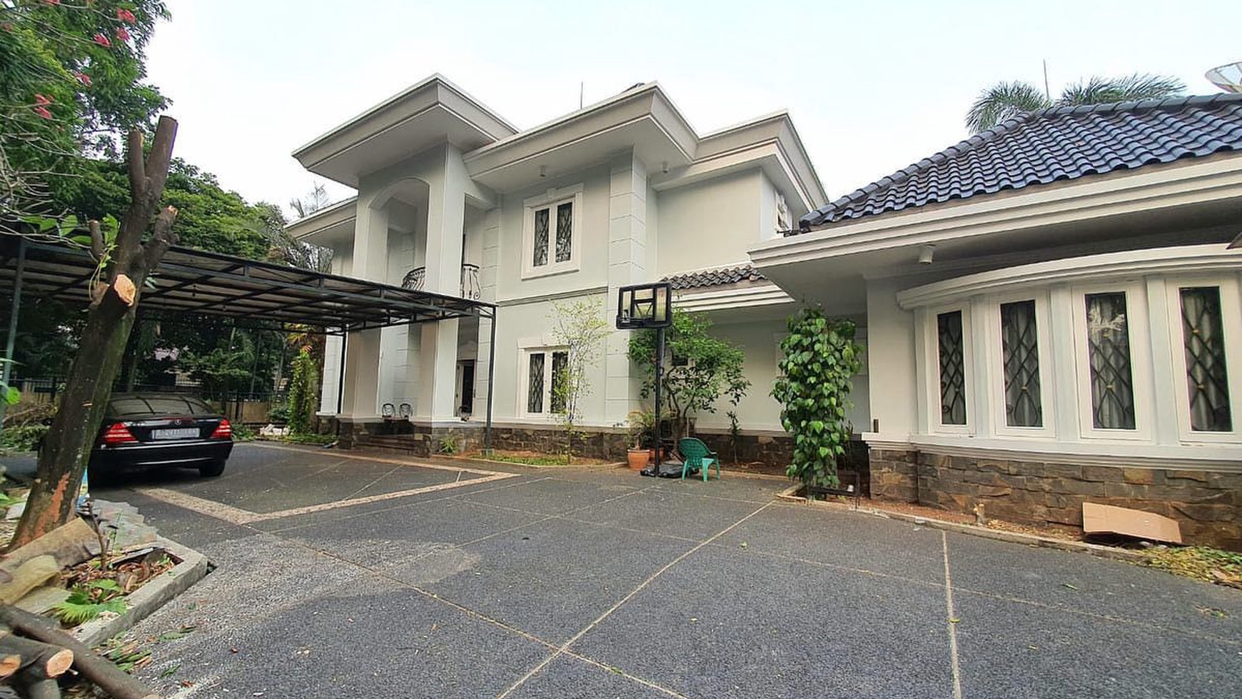 Rumah Mewah di Lokasi Strategis