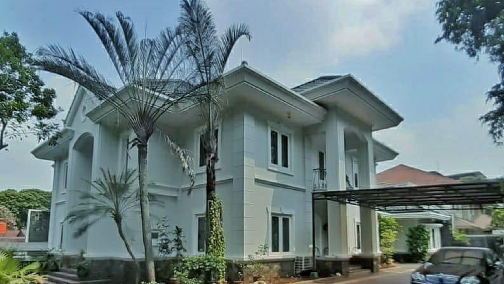 Rumah Mewah di Lokasi Strategis