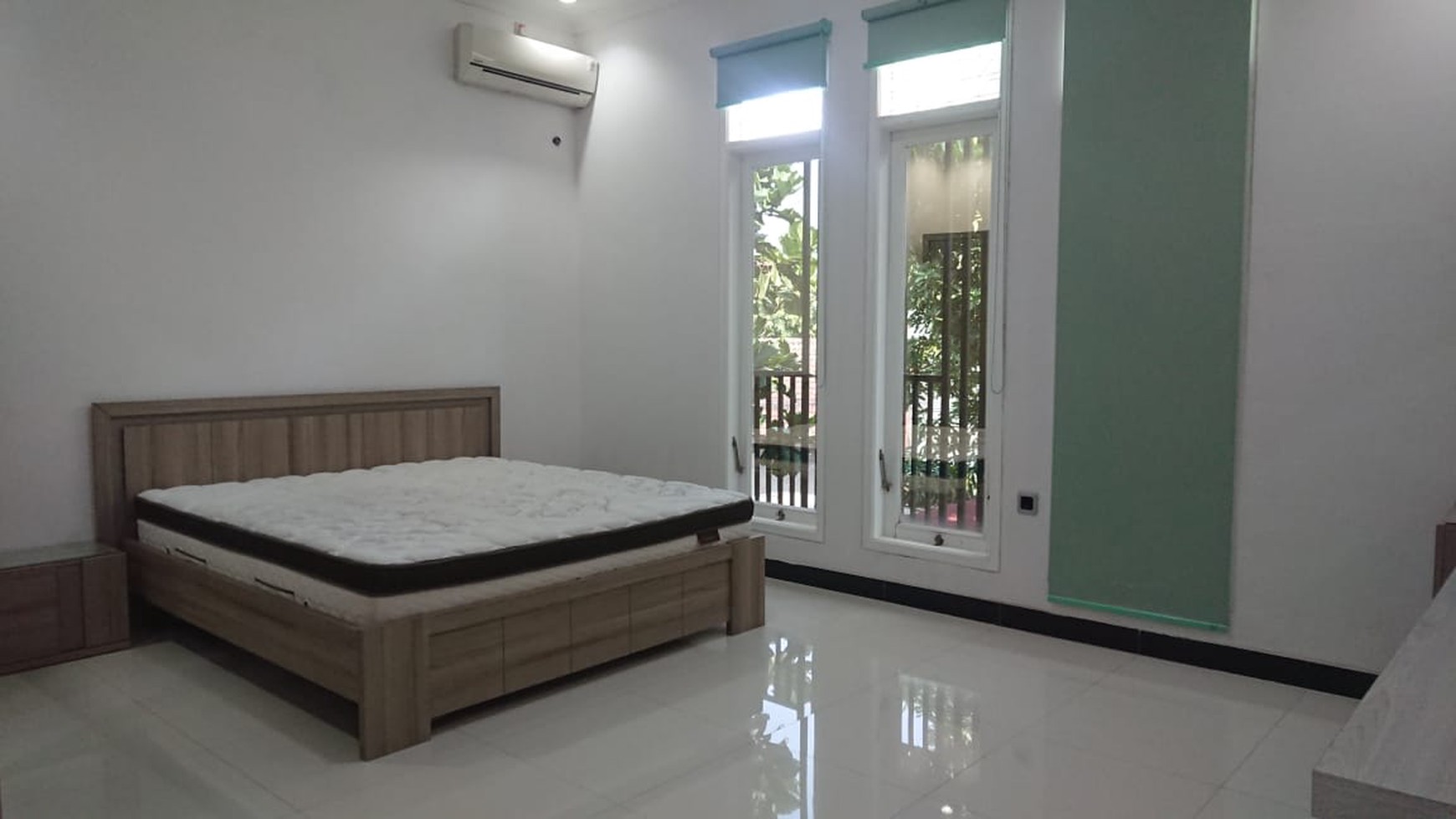 Rumah Mewah 5 Kamar Disewakan Dengan Furniture Di Dekat JEC Banguntapan, Bantul