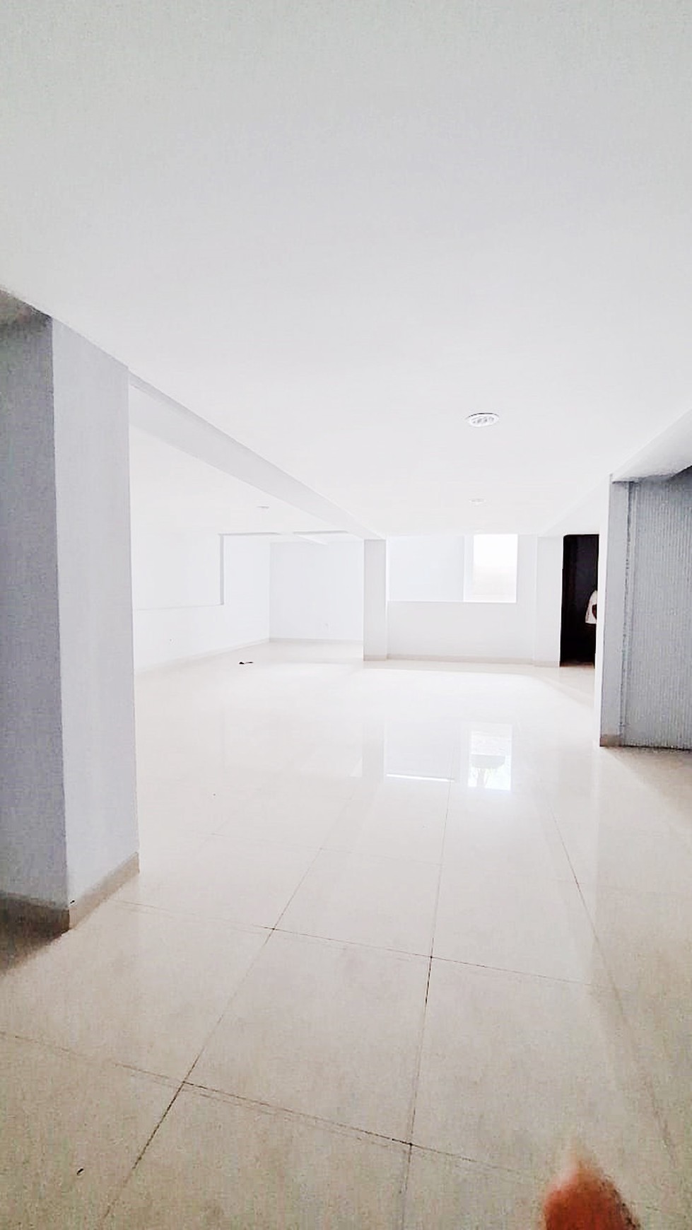 Rumah Mewah,ada kolam renang di Pondok Indah Jakarta Selatan.