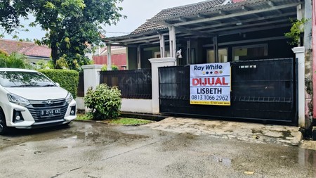 Rumah Hoek , Dukuh Zamrud . Bekasi Timur