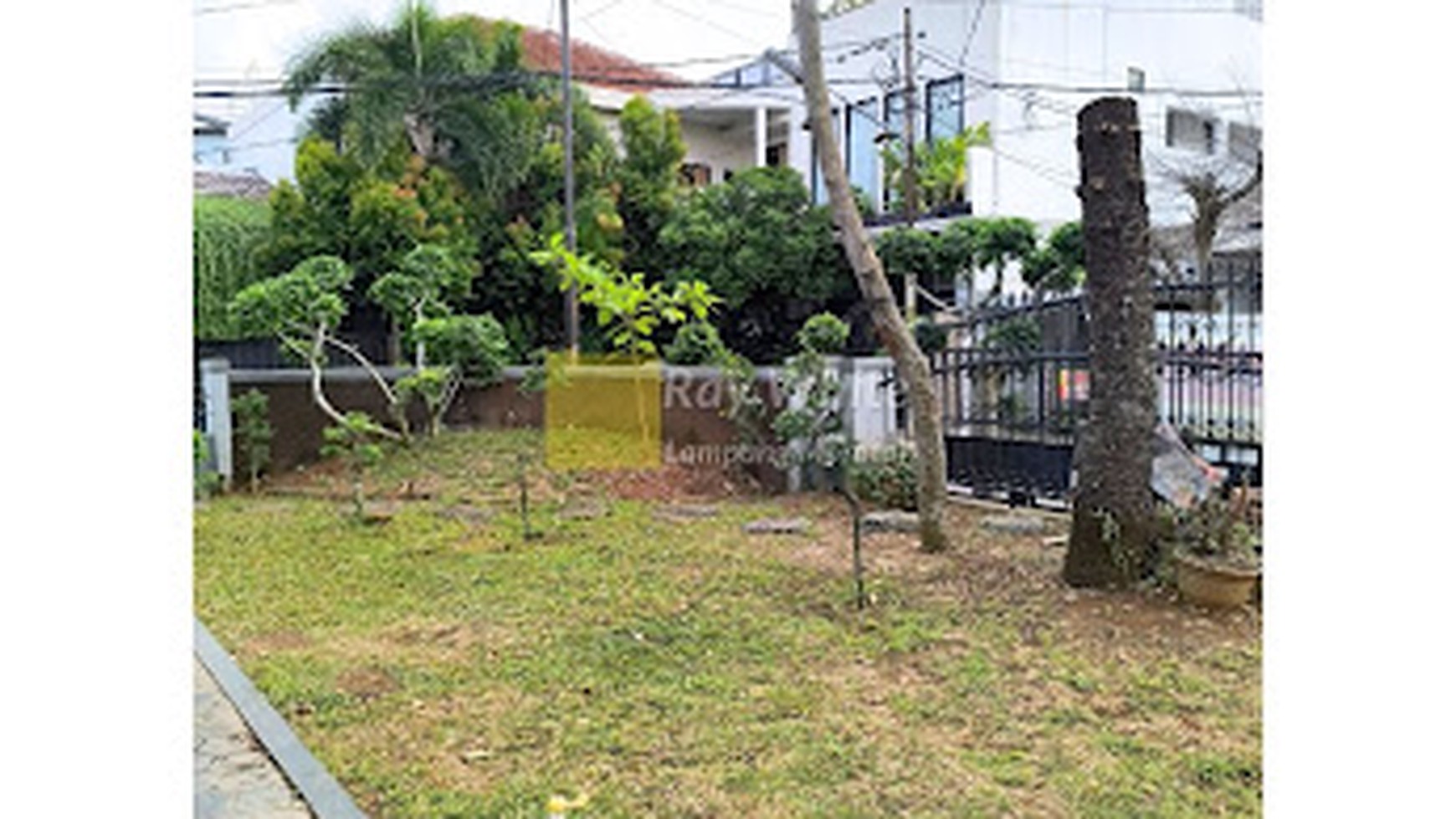 Rumah Hitung Tanah Area Cipete