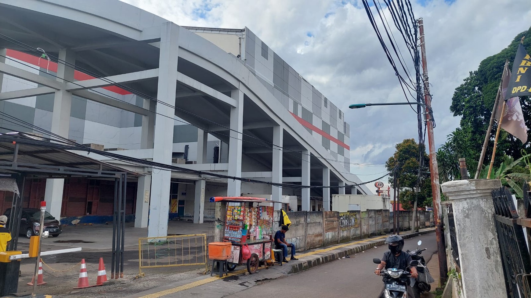 Rumah Hitung Tanah Area Cipete