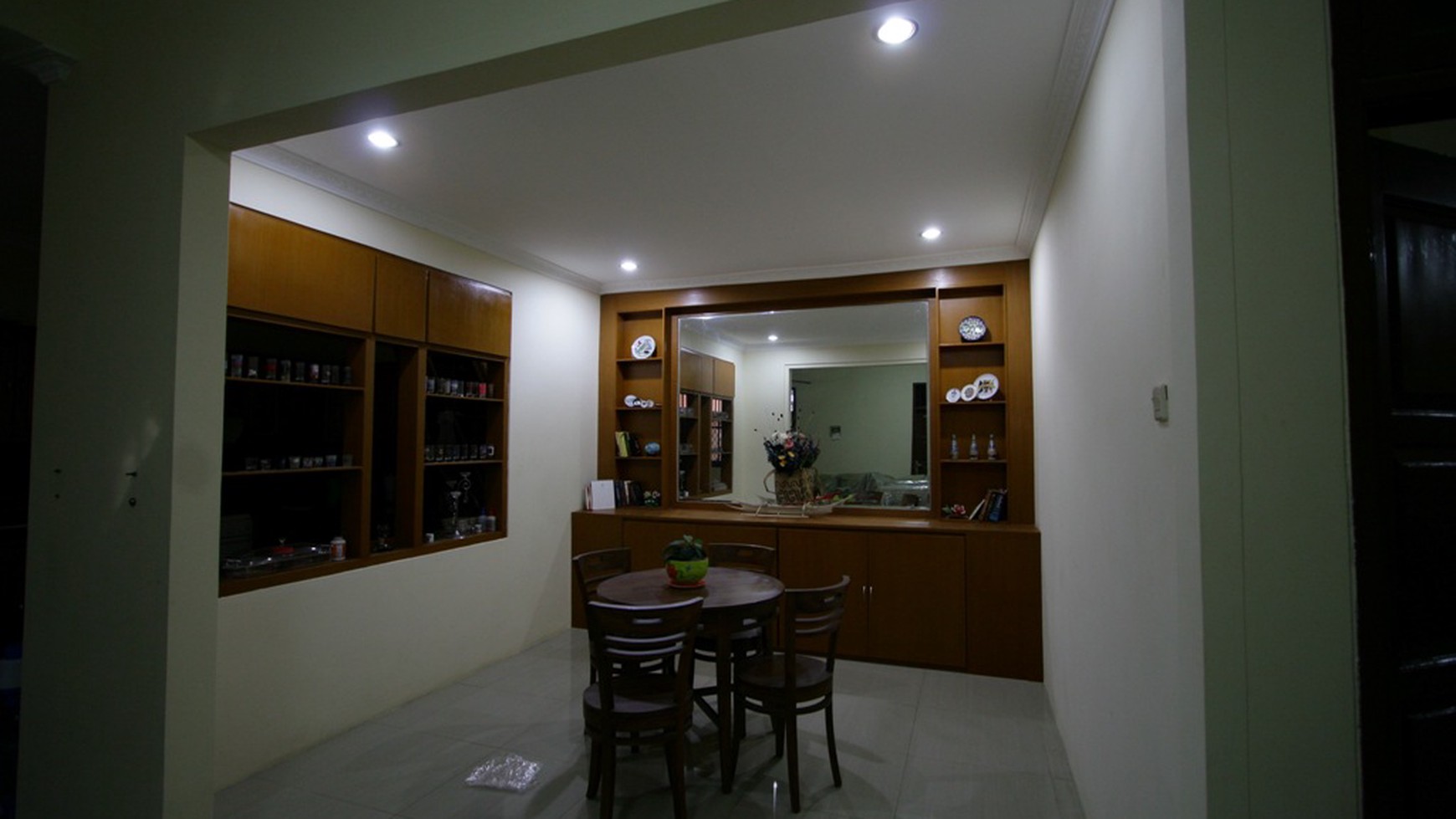 Rumah siap huni di Cirendeu.