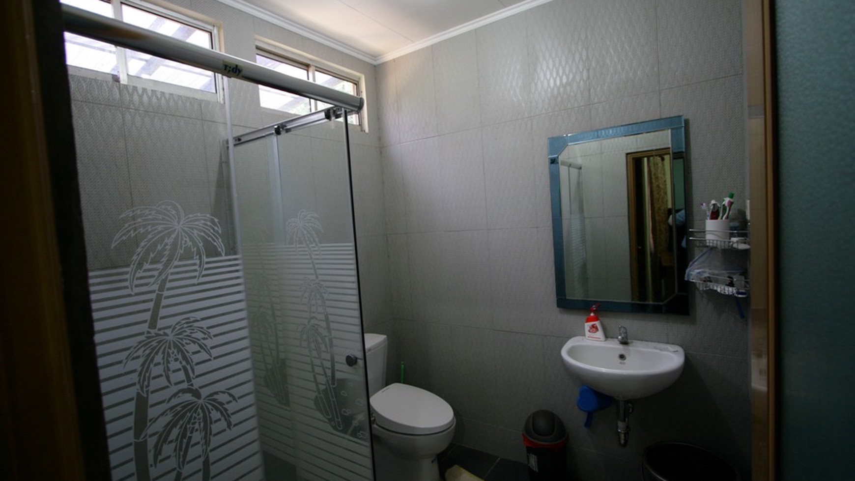 Rumah siap huni di Cirendeu.