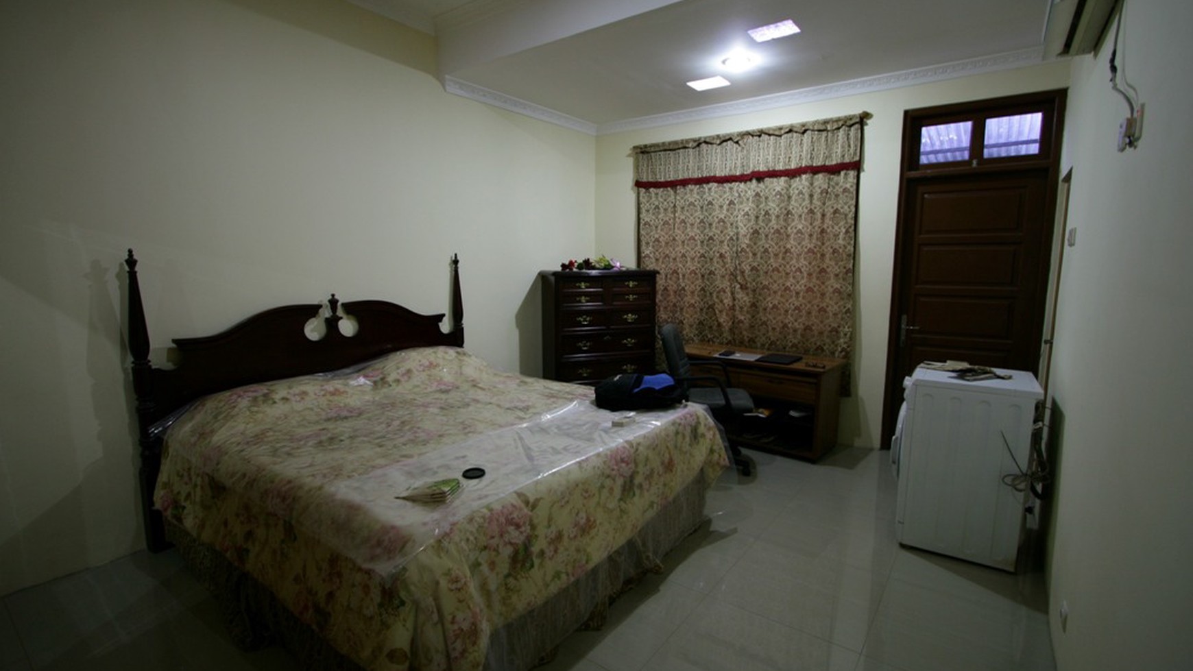 Rumah siap huni di Cirendeu.