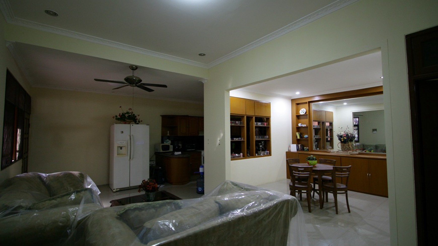 Rumah siap huni di Cirendeu.