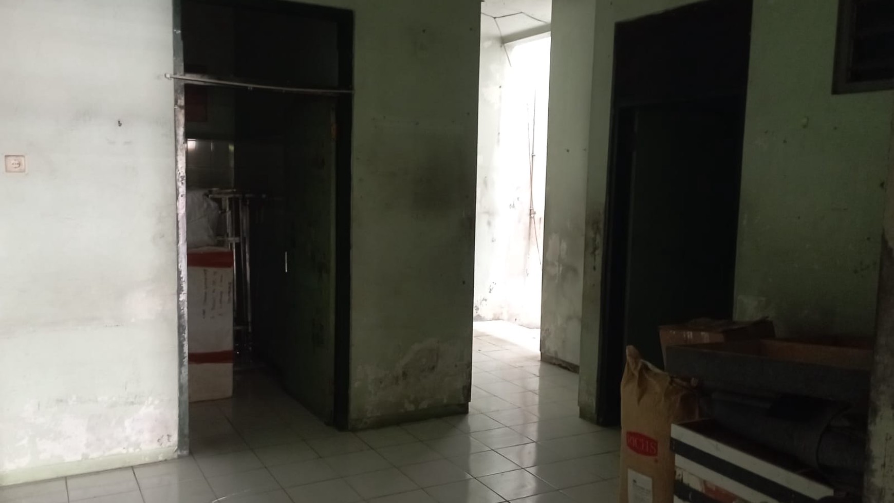 Ruang Usaha 3 Lantai Pusat Bisnis / Niaga Jl Kyai Mojo Tegalrejo Yogyakarta