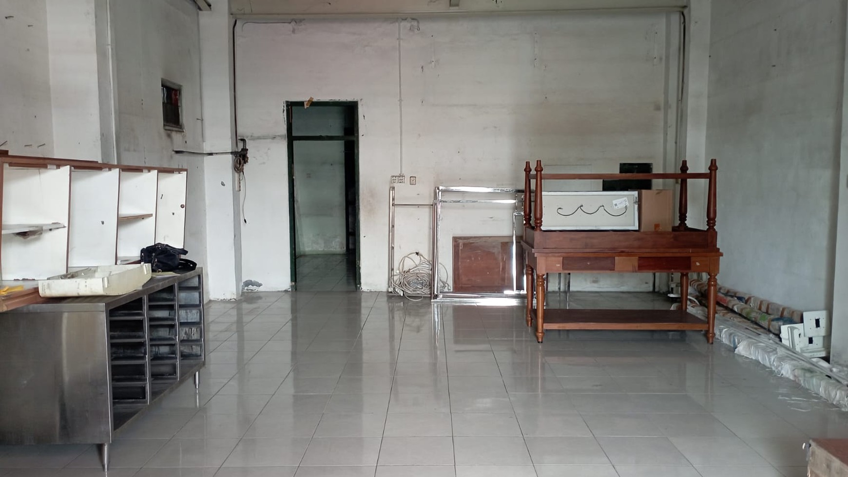 Ruang Usaha 3 Lantai Pusat Bisnis / Niaga Jl Kyai Mojo Tegalrejo Yogyakarta
