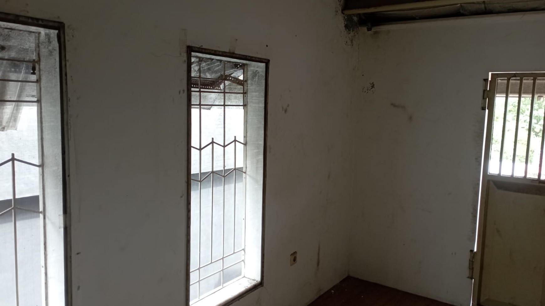 Ruang Usaha 3 Lantai Pusat Bisnis / Niaga Jl Kyai Mojo Tegalrejo Yogyakarta