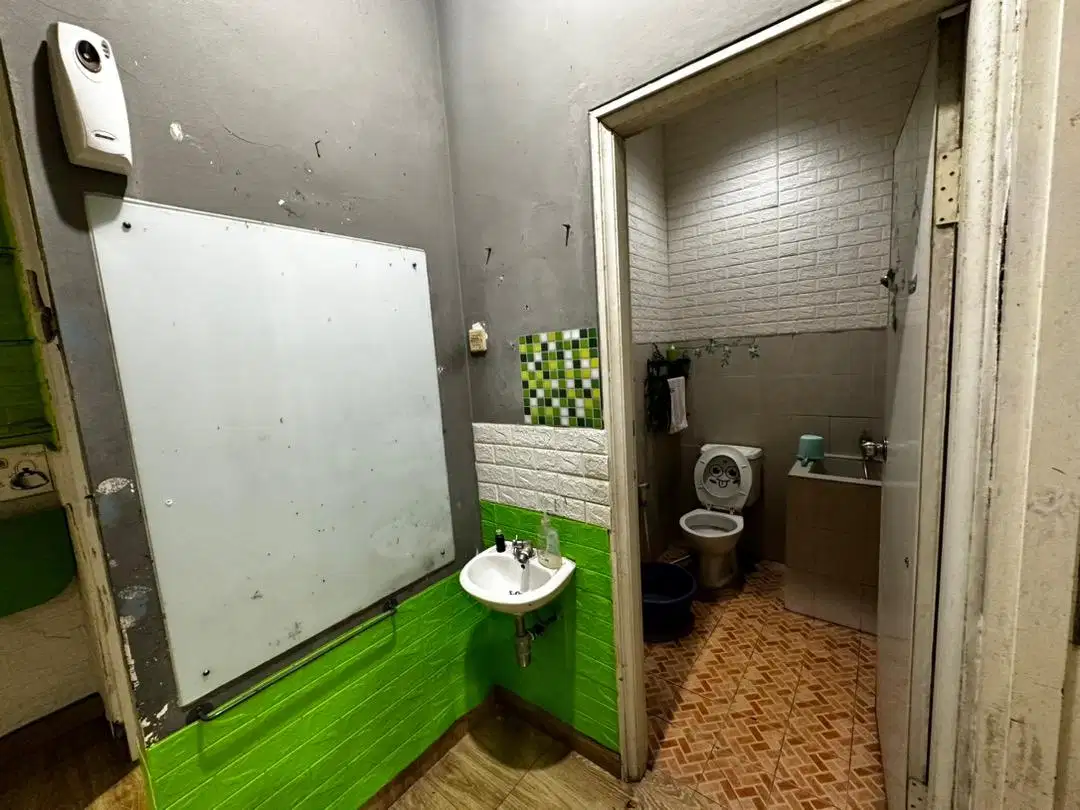 Murah. Rumah hitung tanah di Serpong Park, dekat BSD..