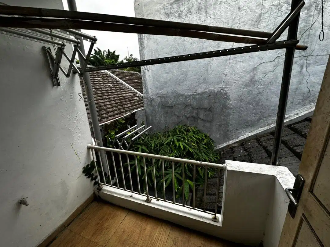 Murah. Rumah hitung tanah di Serpong Park, dekat BSD..