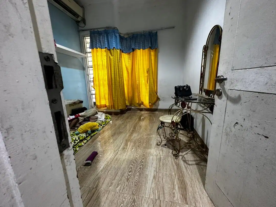 Murah. Rumah hitung tanah di Serpong Park, dekat BSD..