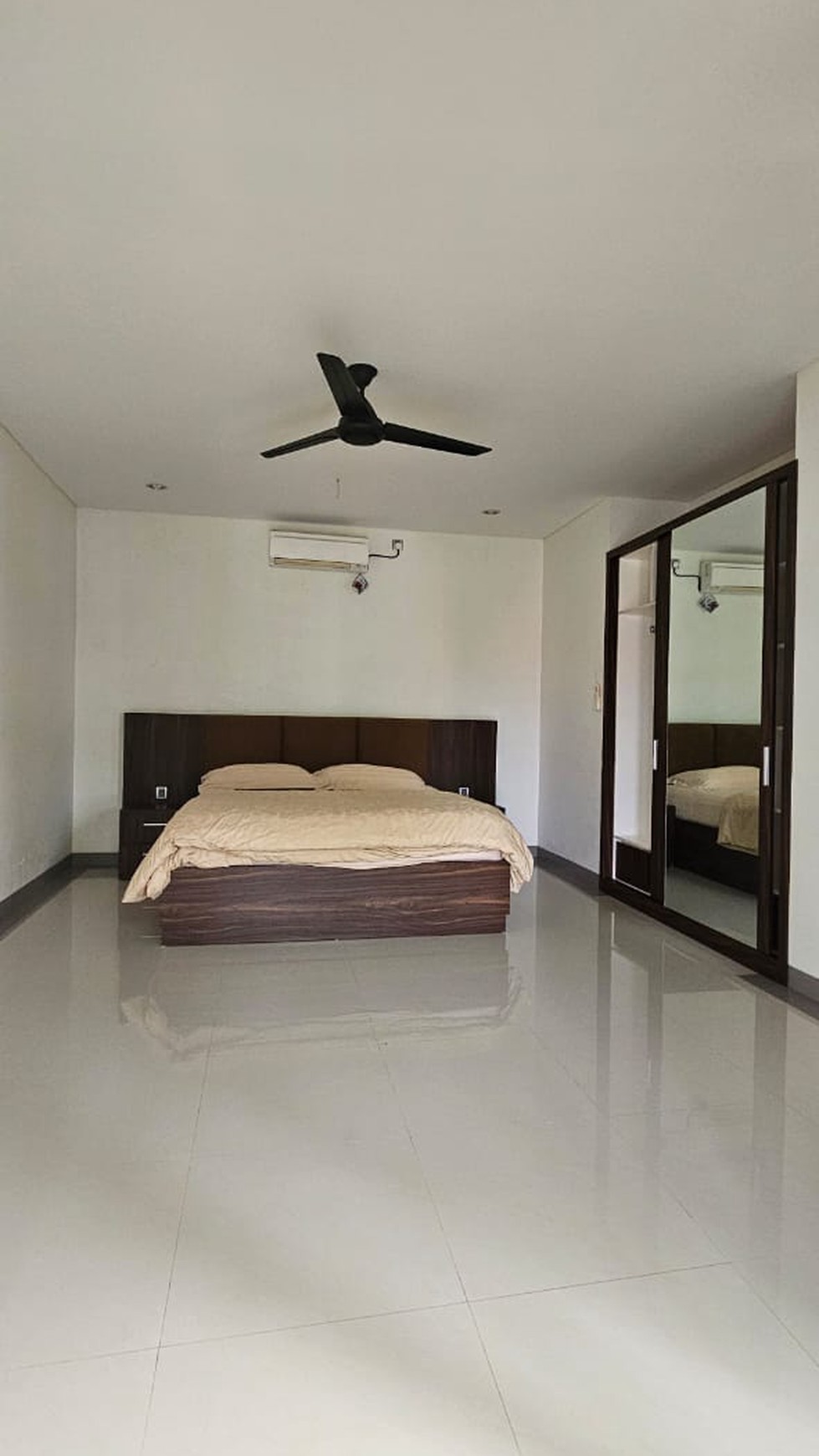 For Sale & For Rent Spacious 3 Bedrooms Villa in Ungasan