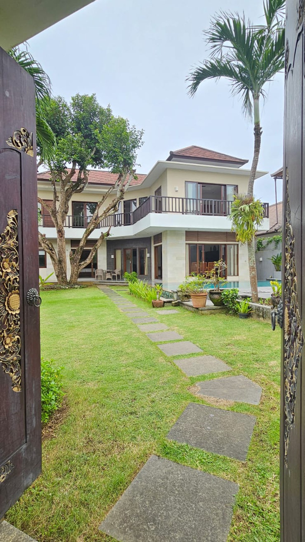 For Sale & For Rent Spacious 3 Bedrooms Villa in Ungasan