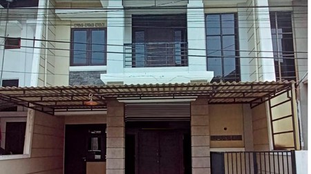 Dijual Rumah SHM di Hans Regency Manyar Tirtoyoso Surabaya