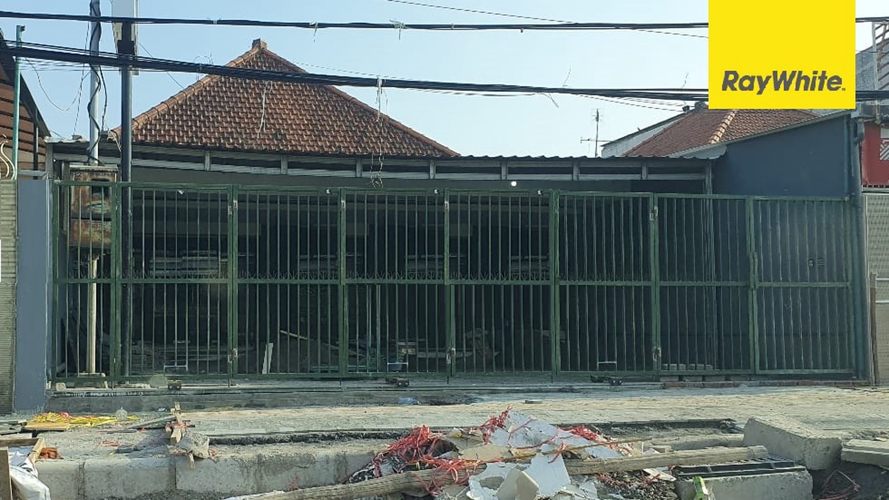 Disewakan Rumah Pusat Kota di Jalan Kartini Surabaya