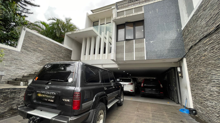 Dijual Rumah 3 lantai siap huni di Pondok Indah, Jakarta Selatan 