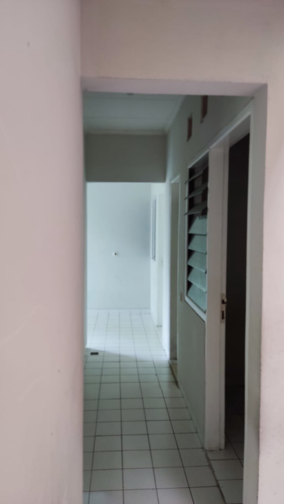 Rumah dengan Halaman Luas di Puspita Loka