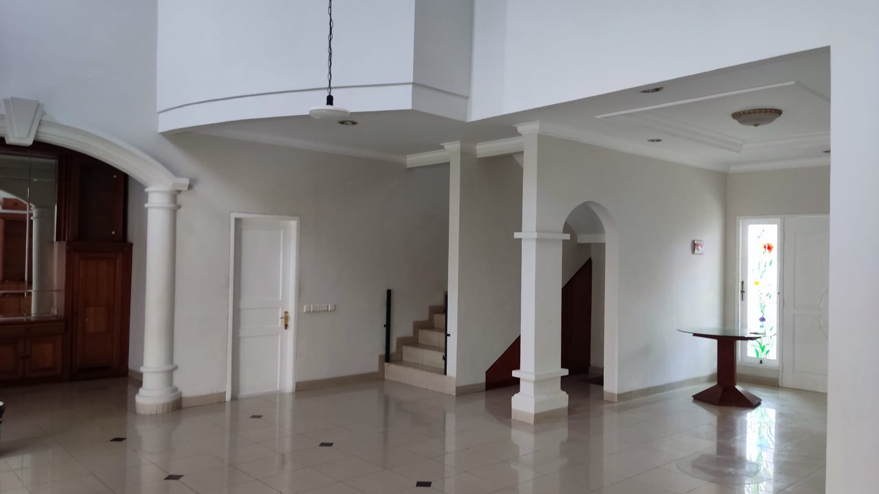 Rumah dengan Halaman Luas di Puspita Loka