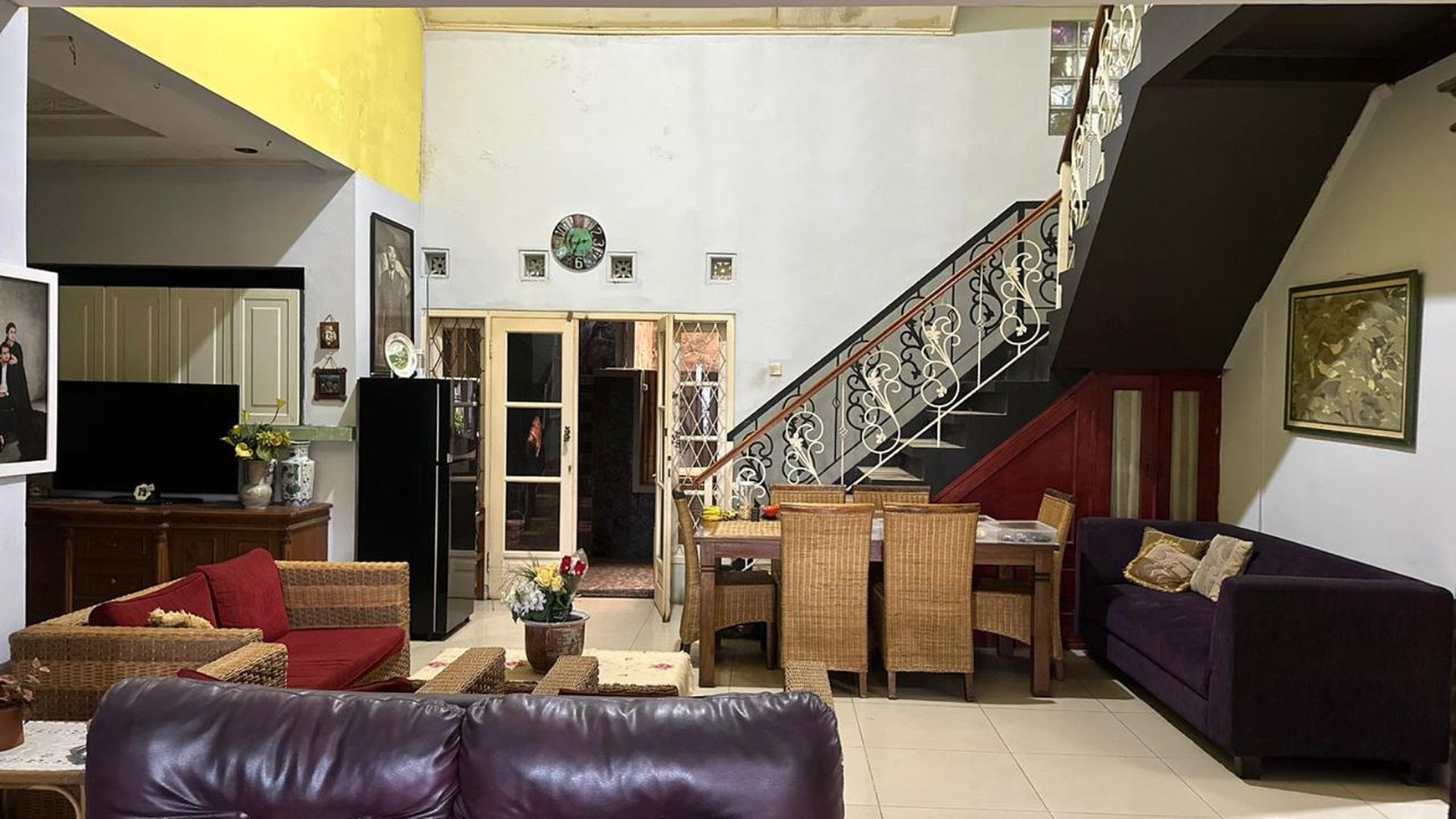 Rumah Bagus Semi Furnished di Arcamanik Bandung