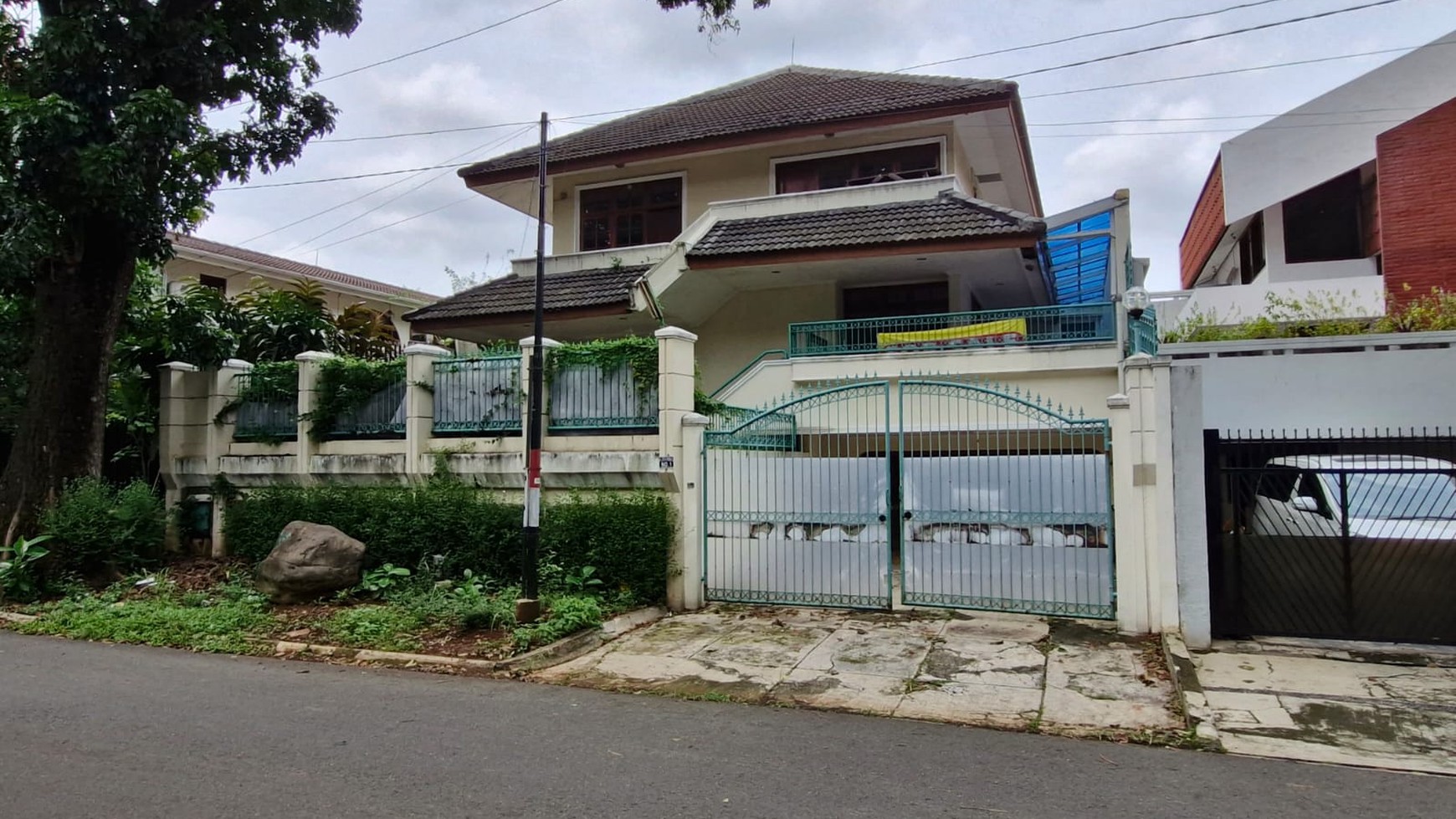 RUMAH DIJUAL DI PONDOK INDAH, Strategis, MURAH