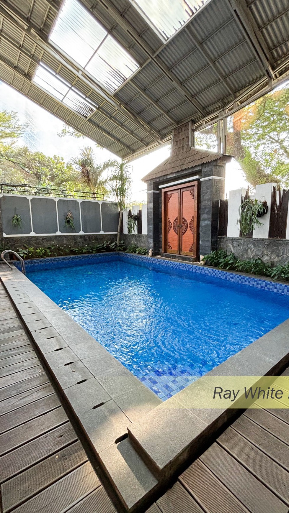 Rumah Hitung Tanah Area Cipete