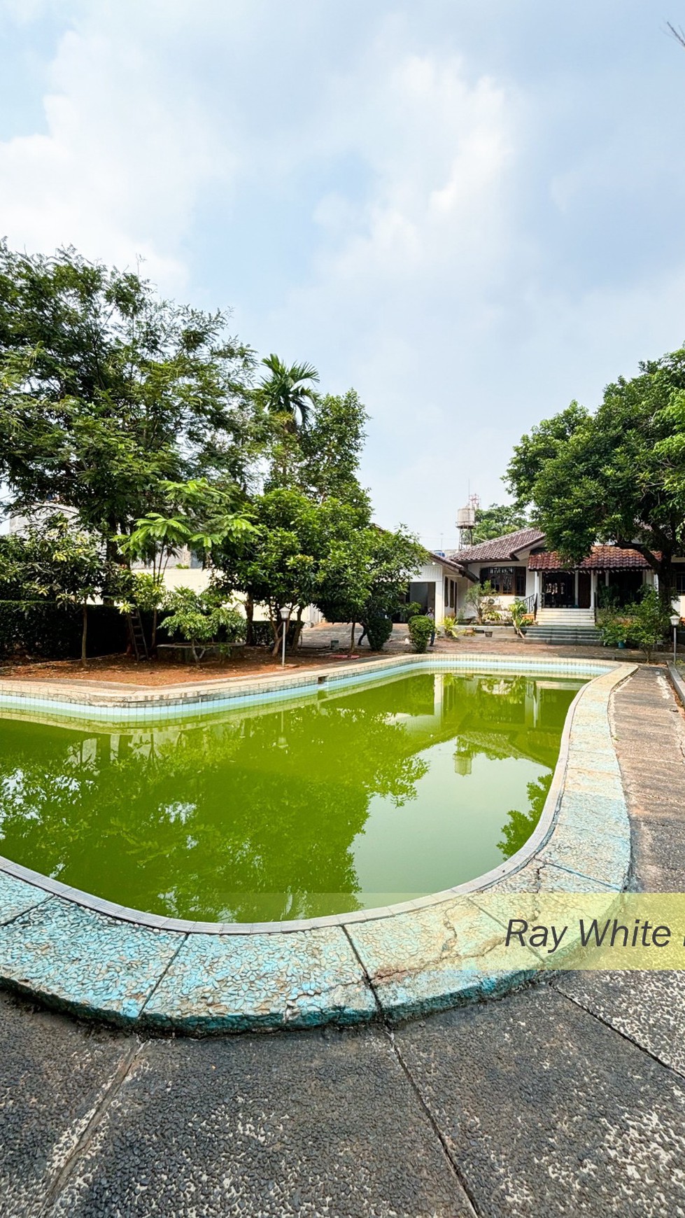 Rumah Hitung Tanah Area Cipete