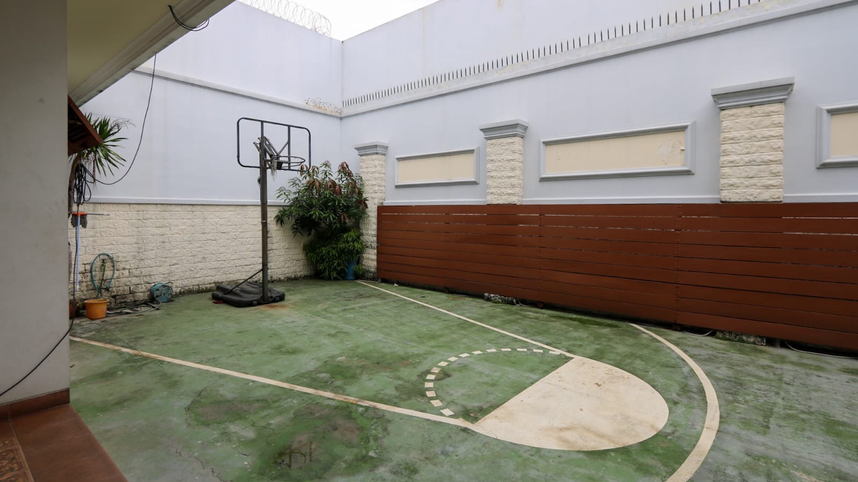 Rumah Hitung Tanah Area Cipete