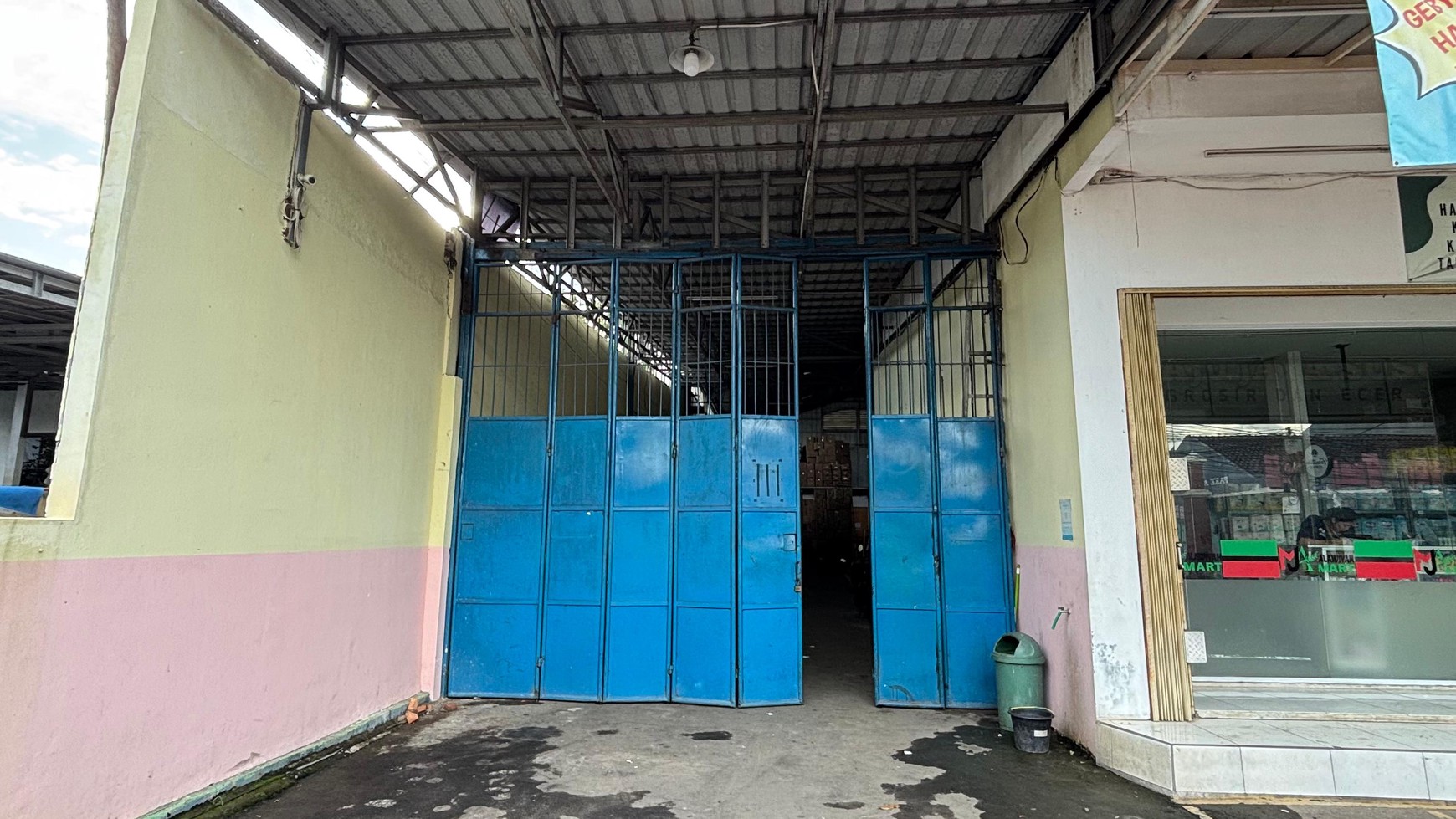Tempat Usaha,Warehouse, Ruko Strategis di Jl. Raya Hankam