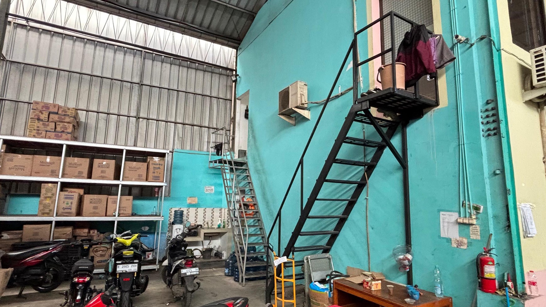 Tempat Usaha,Warehouse, Ruko Strategis di Jl. Raya Hankam