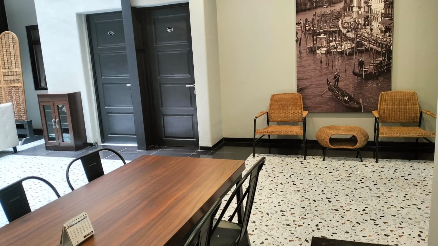 34 Kamar Exclusive Kost Kost an Brand New di Menteng Royal Suite Cikarang