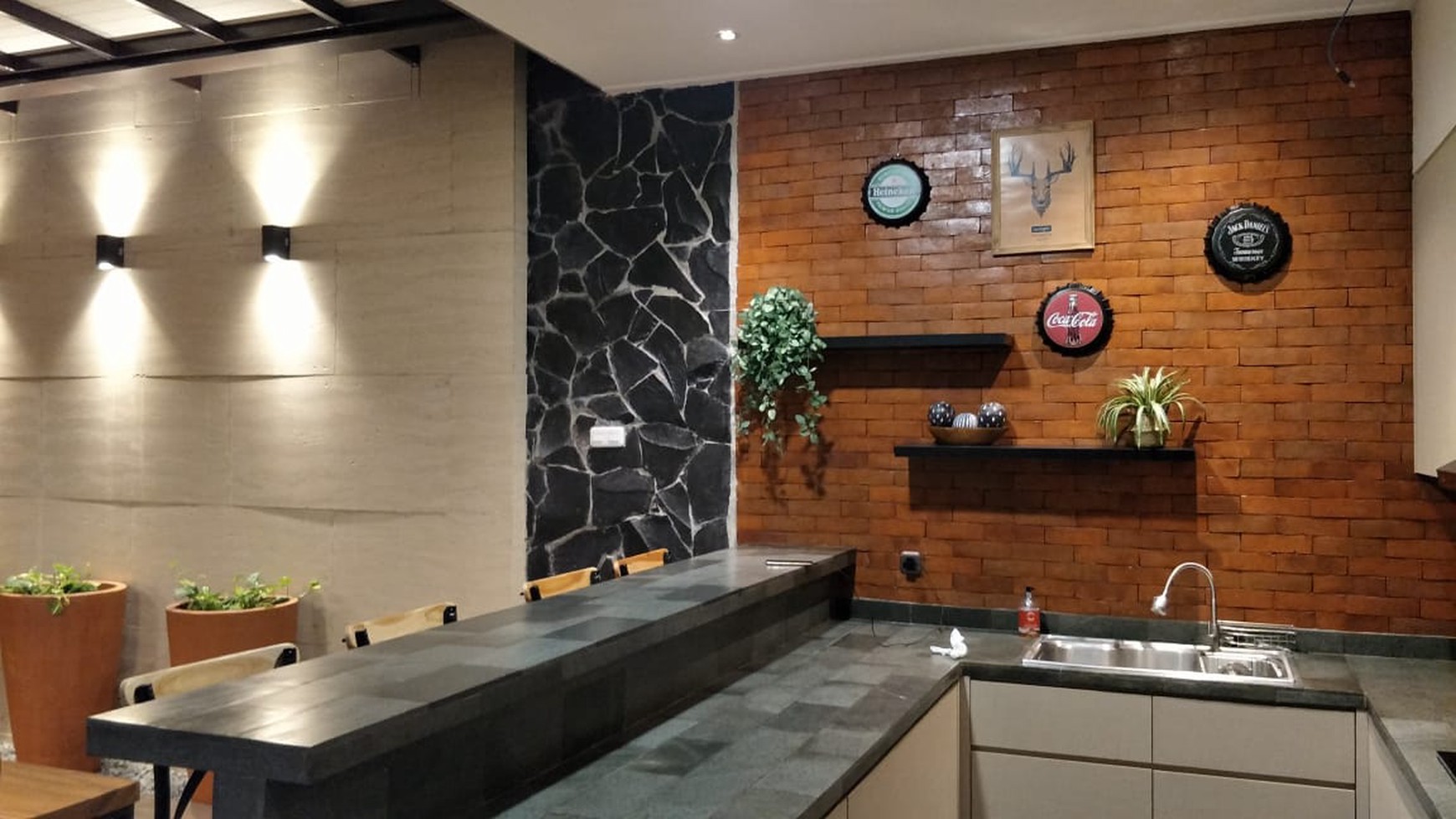 14 Kamar Exclusive Kost Kost an di Astaka Suite Residence Lippo Cikarang