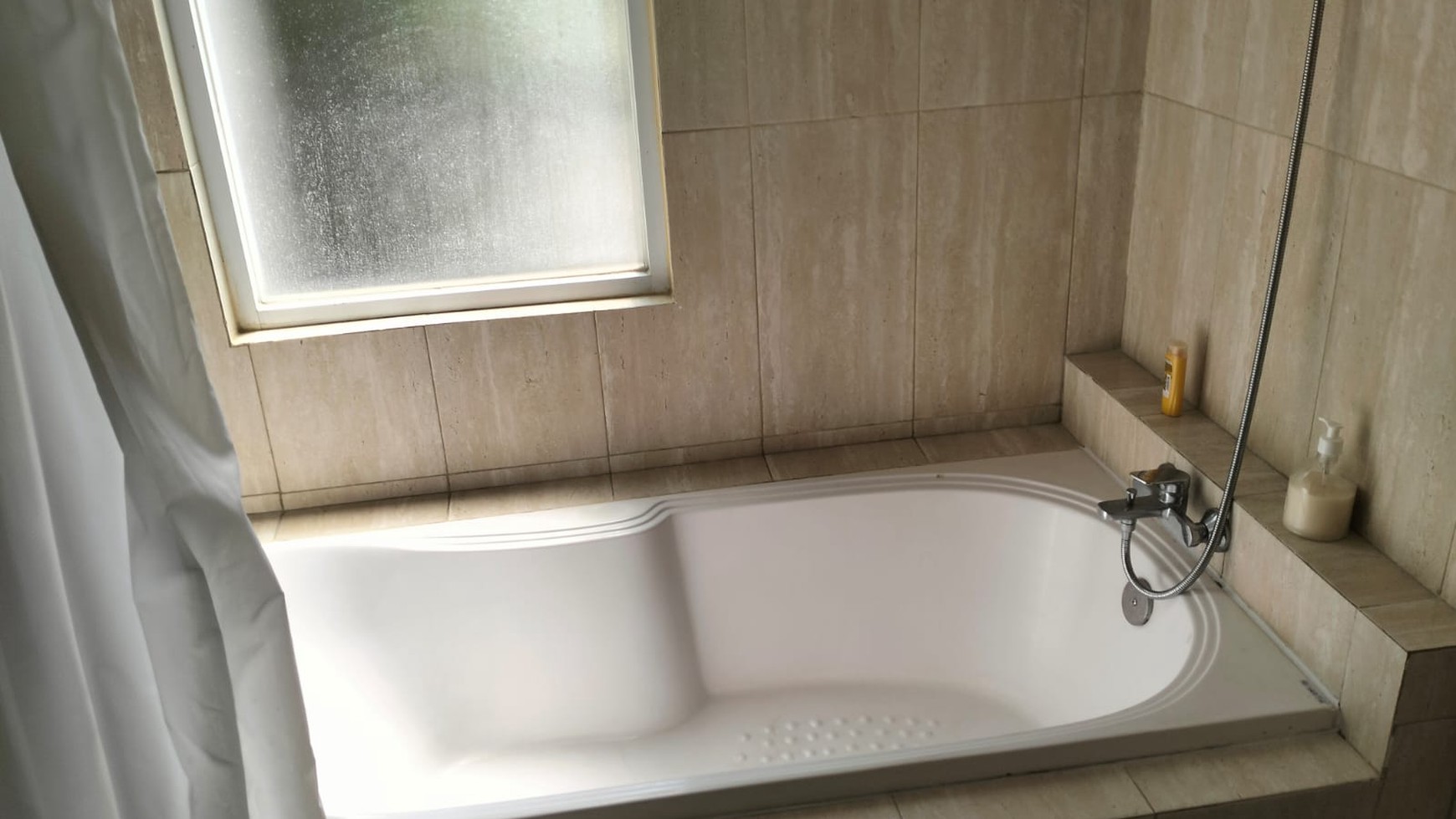 14 Kamar Exclusive Kost Kost an di Astaka Suite Residence Lippo Cikarang