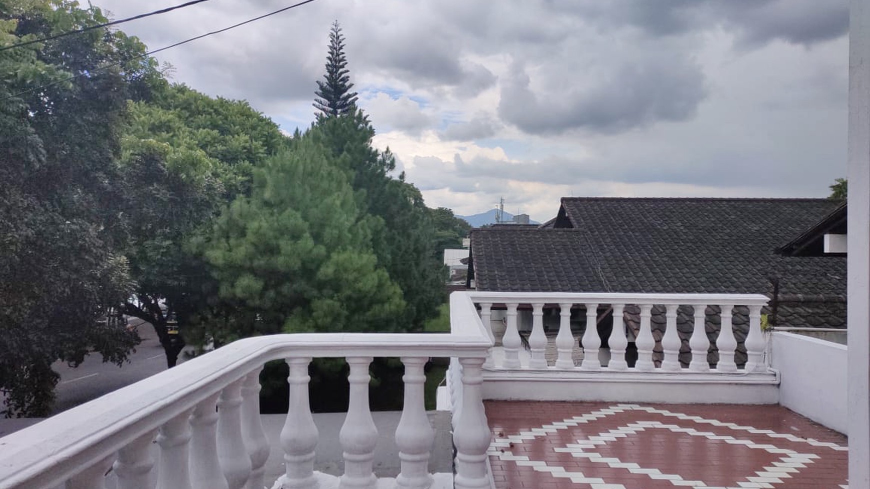 Dijual Rumah Asri di Mainroad Sutami, Bandung Utara 