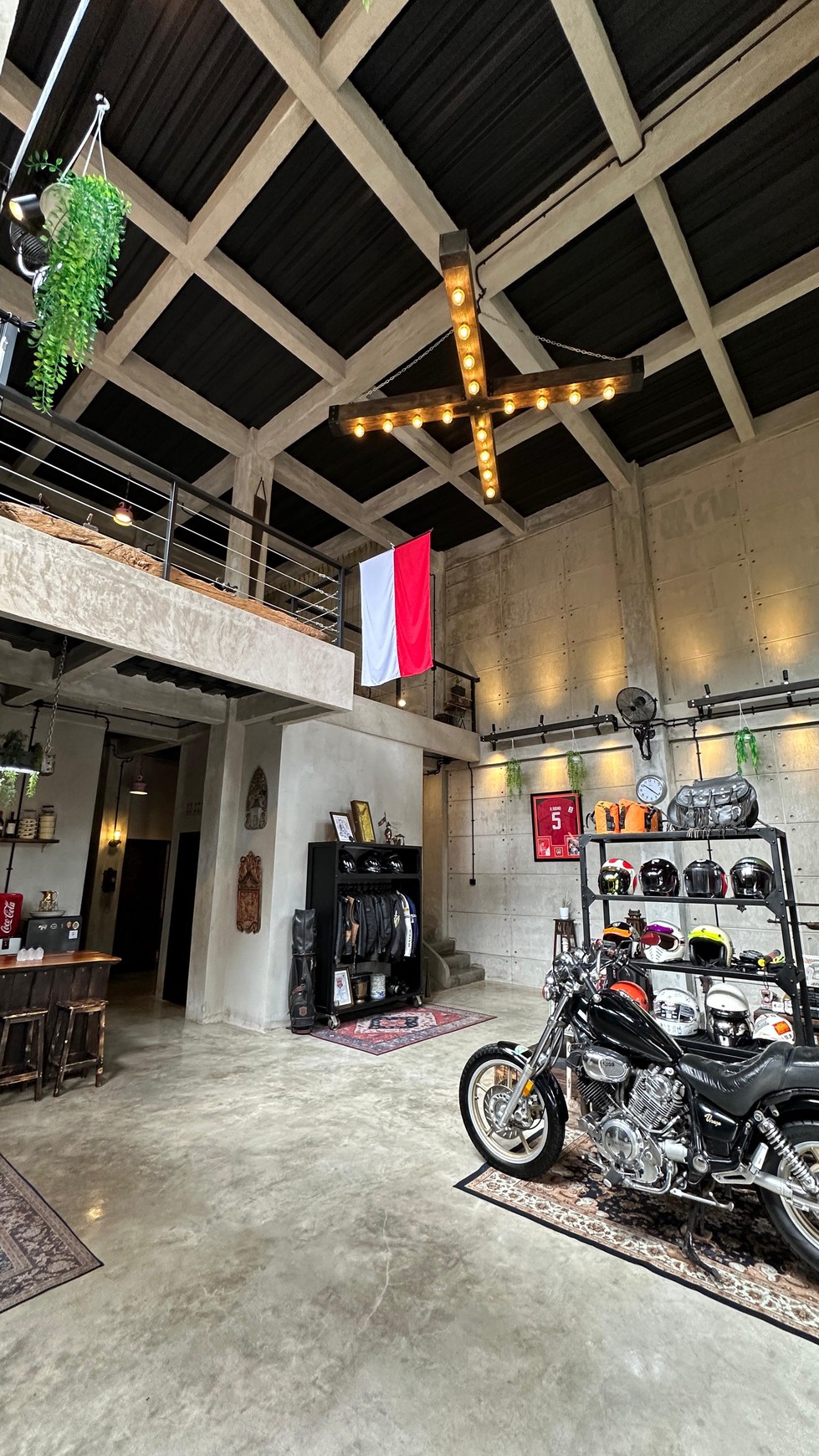 Rumah 2 lantai + RoofTop dengan konsep Industrial, di kawasan elite Setia budi jakarta selatan.