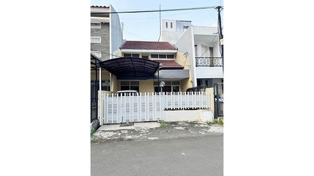 Rumah Standar, jalan lebar 3 mobil, di Janur Asri, Kelapa Gading.