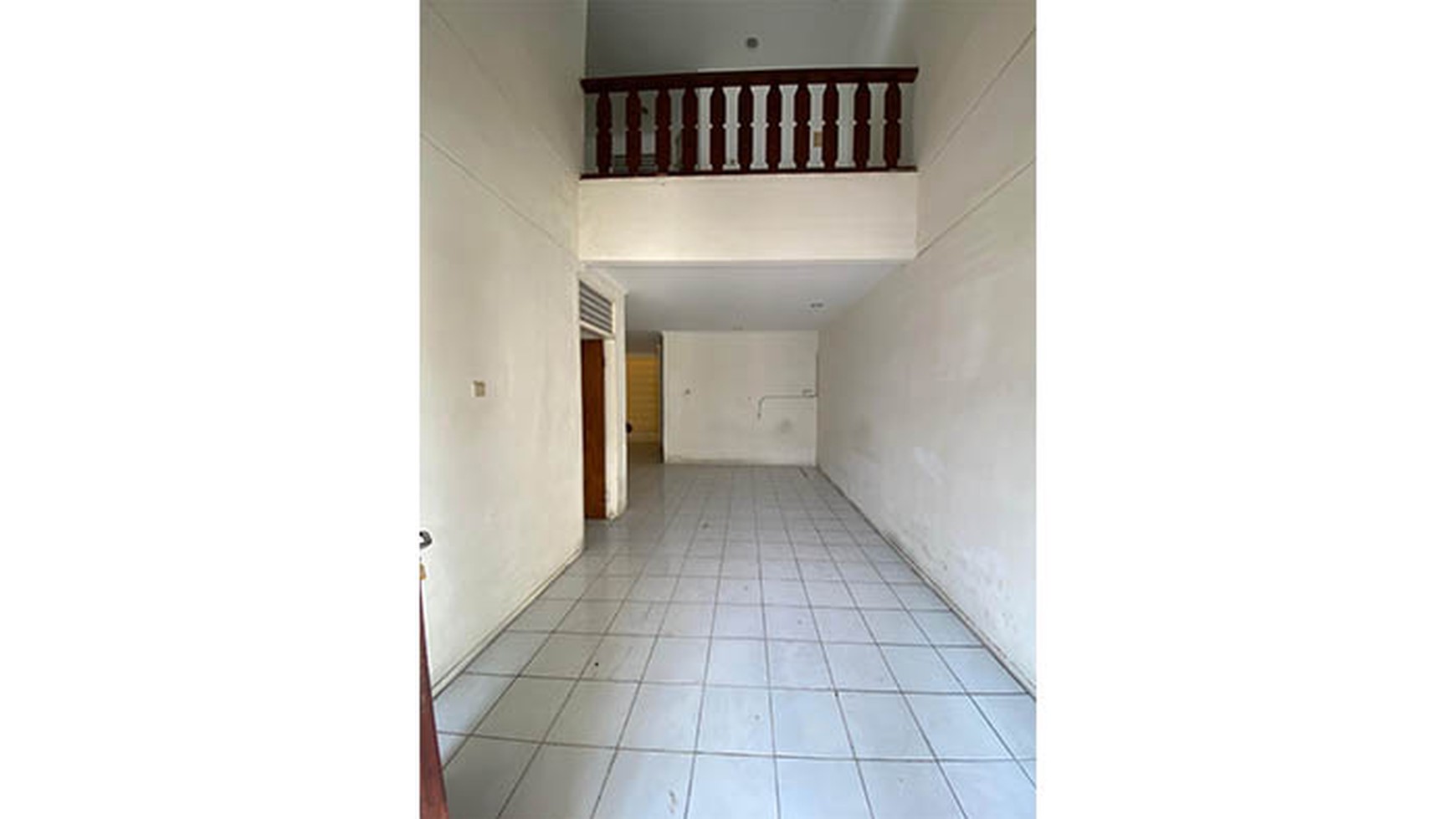 Rumah Standar, jalan lebar 3 mobil, di Janur Asri, Kelapa Gading.