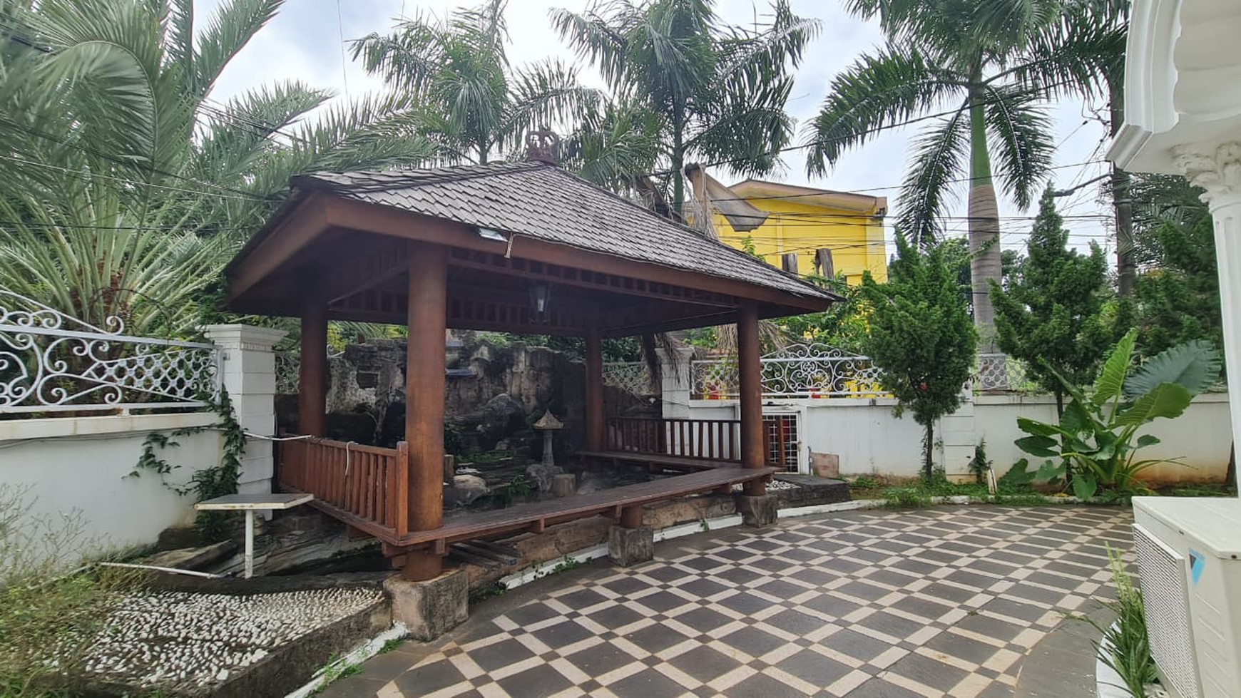 Rumah Mewah Di Pondok Kelapa Duren Sawit