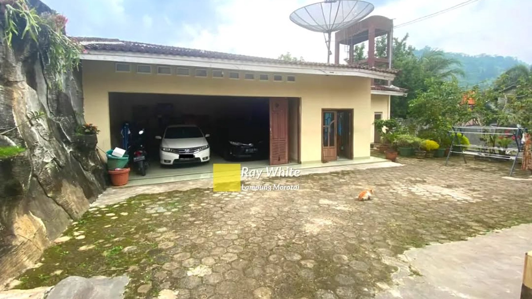 dijual rumah besar