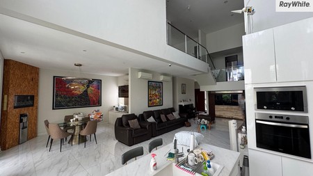 Rumah minimalist modern di Kramat, Jakarta Pusat, luas : 300m2, 7 menit dari Stasiun Cikini, 9 menit ke RSCM Kencana